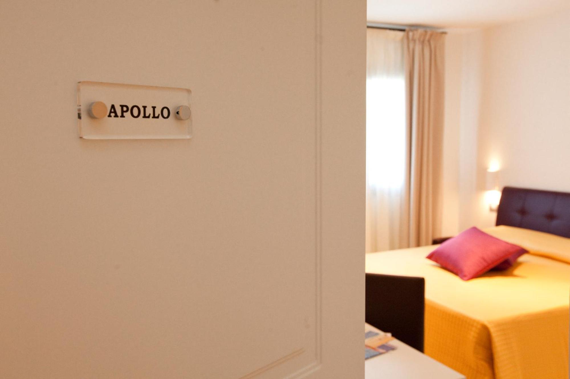 Xenia Hotel Вилласимиус Экстерьер фото